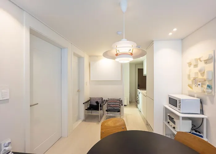 In Seoul, 3 Min To Station, New Apt, 3 Air Conditioners, Elevator, Rooftop, Quiet & Cozy Pousada