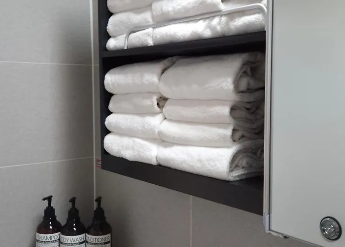 In Seoul, 3 Min To Station, New Apt, 3 Air Conditioners, Elevator, Rooftop, Quiet & Cozy Villa
