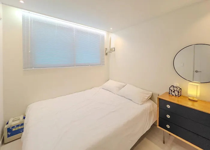 In Seoul, 3 Min To Station, New Apt, 3 Air Conditioners, Elevator, Rooftop, Quiet & Cozy Villa Seoul