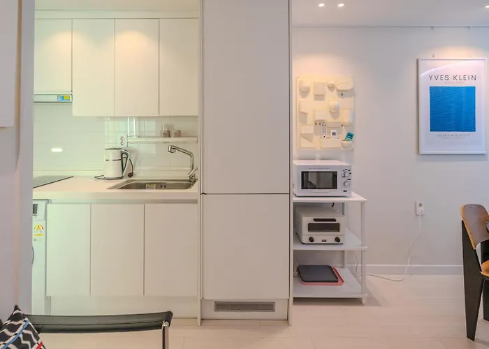 In Seoul, 3 Min To Station, New Apt, 3 Air Conditioners, Elevator, Rooftop, Quiet & Cozy Villa