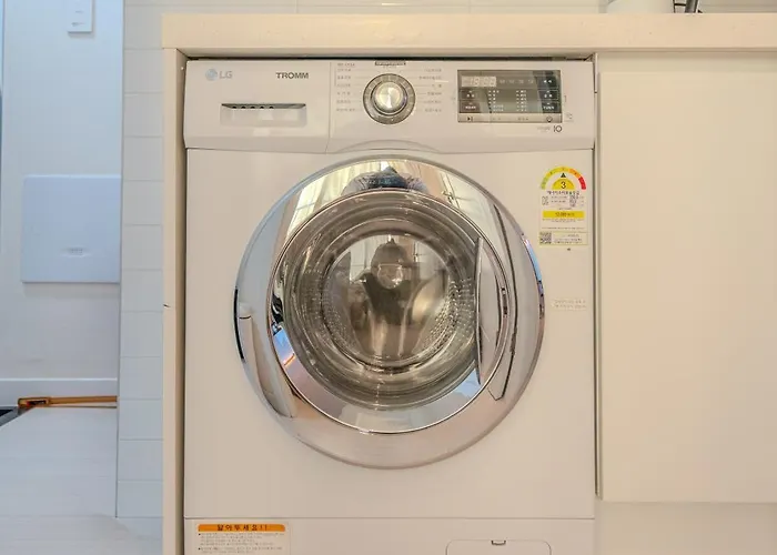 In Seoul, 3 Min To Station, New Apt, 3 Air Conditioners, Elevator, Rooftop, Quiet & Cozy Seoul