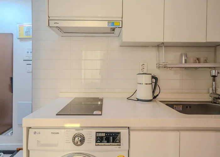 Villa In Seoul, 3 Min To Station, New Apt, 3 Air Conditioners, Elevator, Rooftop, Quiet & Cozy *