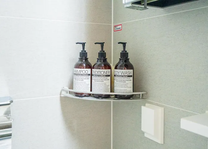 In Seoul, 3 Min To Station, New Apt, 3 Air Conditioners, Elevator, Rooftop, Quiet & Cozy *