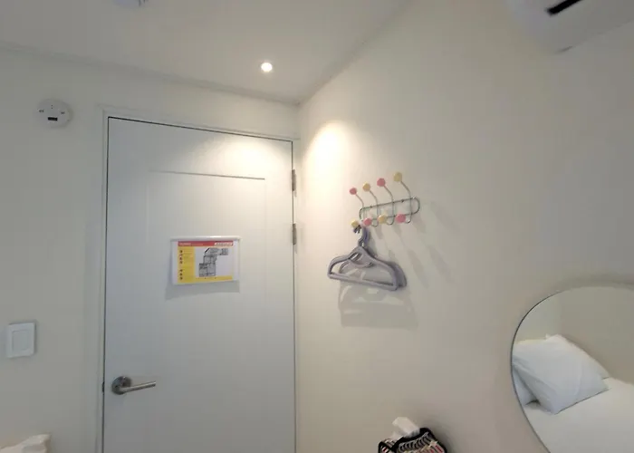 In Seoul, 3 Min To Station, New Apt, 3 Air Conditioners, Elevator, Rooftop, Quiet & Cozy *