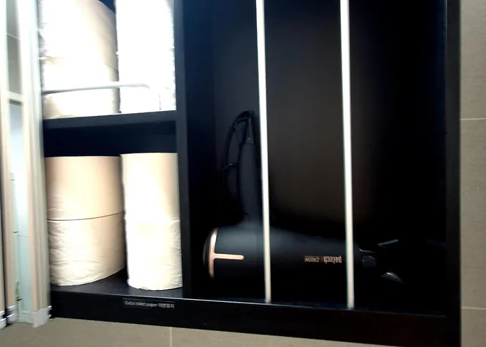 In Seoul, 3 Min To Station, New Apt, 3 Air Conditioners, Elevator, Rooftop, Quiet & Cozy * Seúl