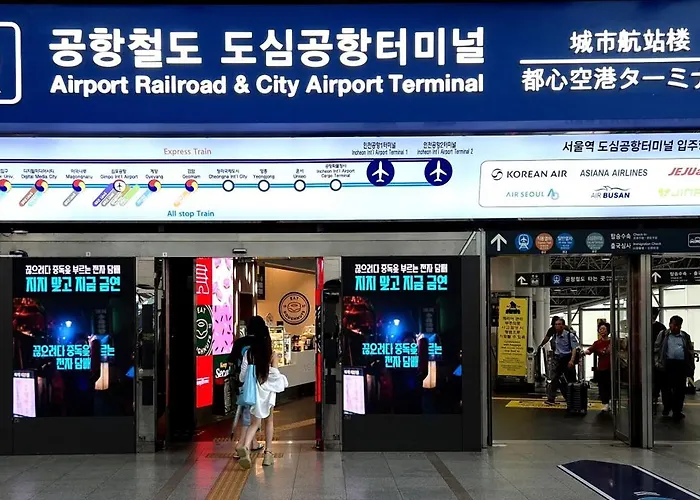 In Seoul, 3 Min To Station, New Apt, 3 Air Conditioners, Elevator, Rooftop, Quiet & Cozy