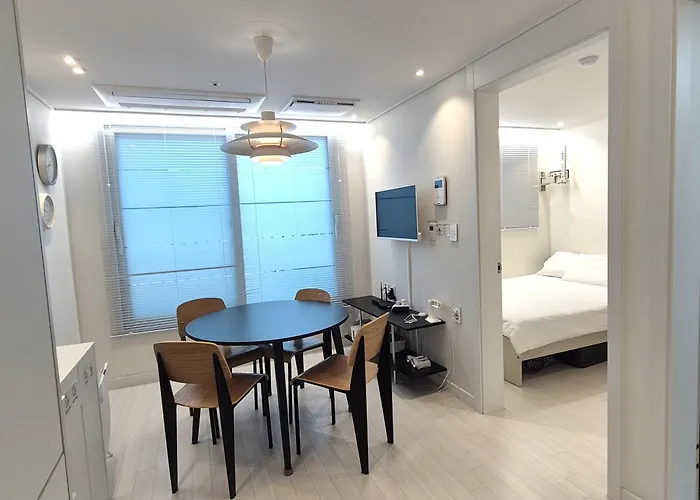 In Seoul, 3 Min To Station, New Apt, 3 Air Conditioners, Elevator, Rooftop, Quiet & Cozy Villa Seoul