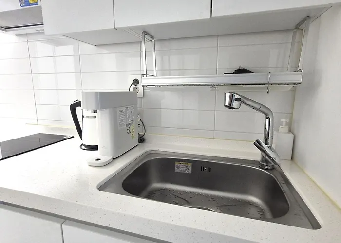 Villa In Seoul, 3 Min To Station, New Apt, 3 Air Conditioners, Elevator, Rooftop, Quiet & Cozy *