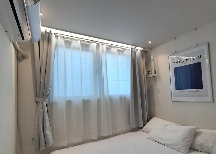 In Seoul, 3 Min To Station, New Apt, 3 Air Conditioners, Elevator, Rooftop, Quiet & Cozy Willa Seul