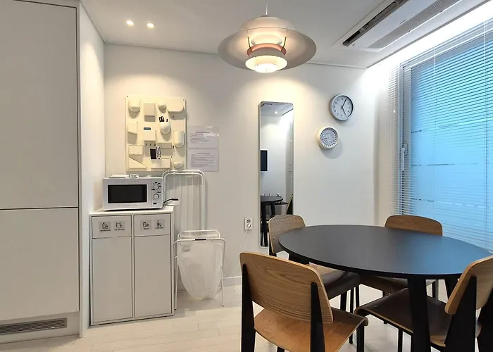 In Seoul, 3 Min To Station, New Apt, 3 Air Conditioners, Elevator, Rooftop, Quiet & Cozy Seul